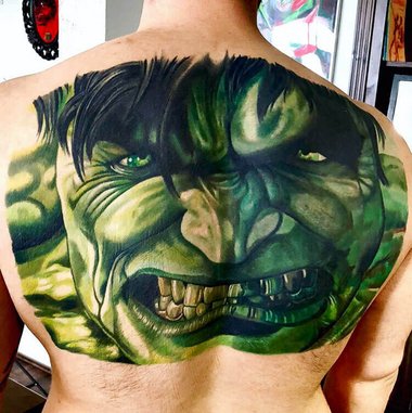 Hulk Gesicht Tattoo
