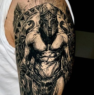 Krieger Helm Tattoo
