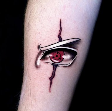 Sharingan Auge Tattoo